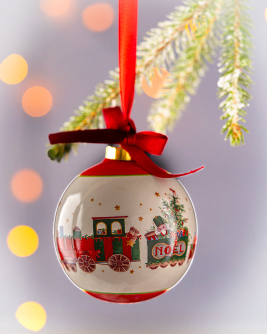 Juletrepynt i porselen